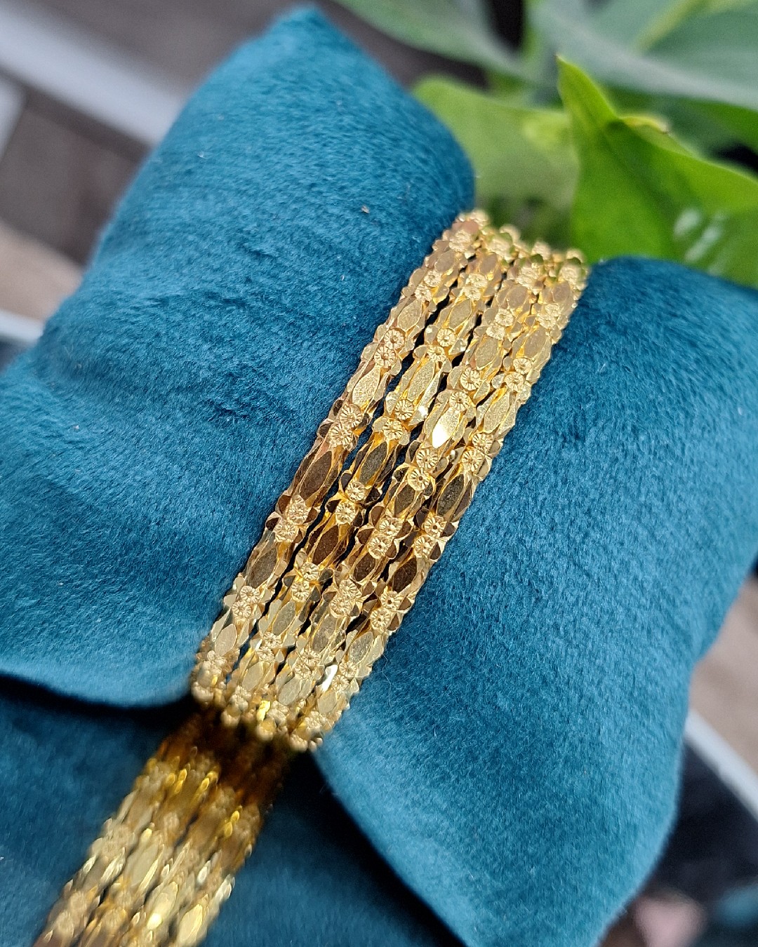 Floral Spark Gold Bangles