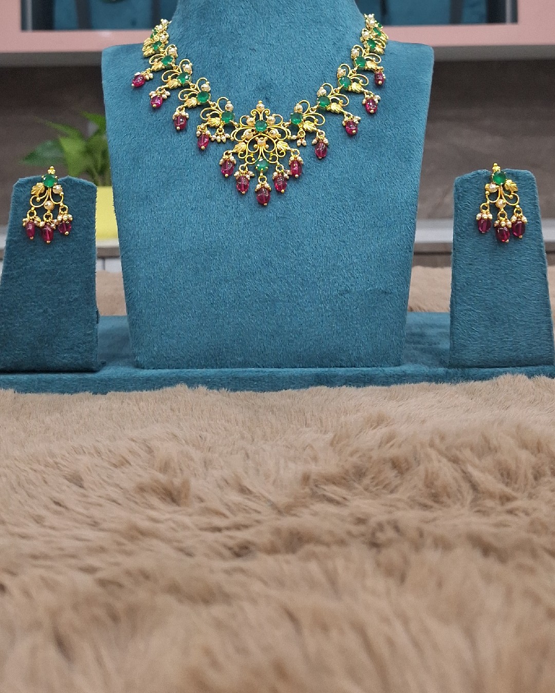 Emerald Ruby Drop Floral Necklace Set