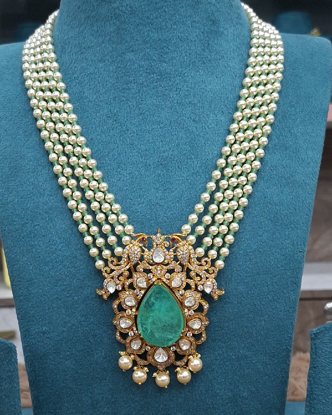 Emerald Pearl Layered Pendant Haram