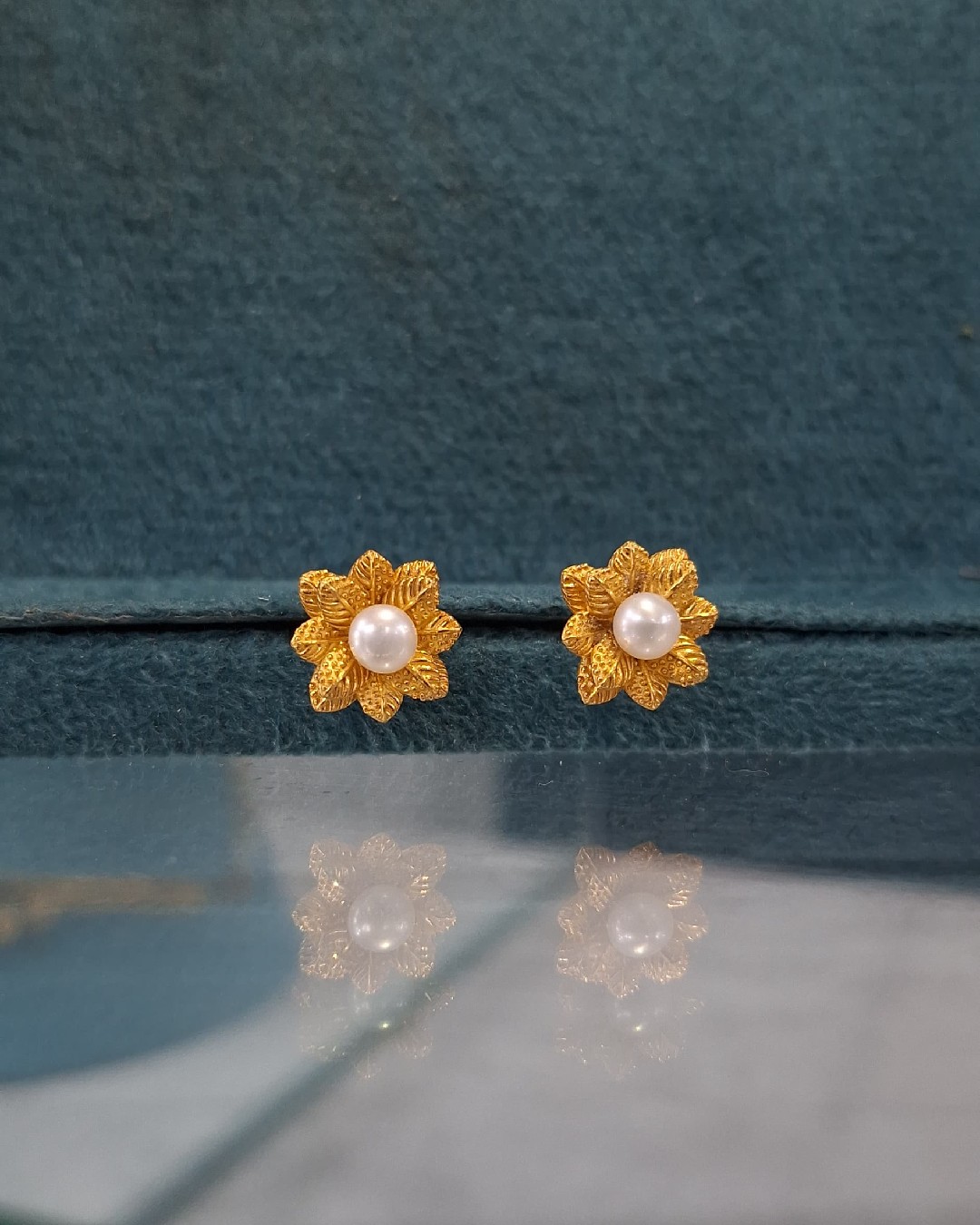 Pearl Blossom Leaf Stud Earrings