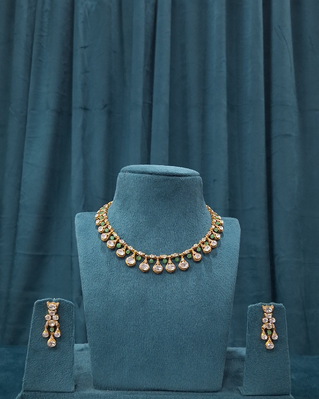Emerald Dewdrop Moissanite Necklace Set