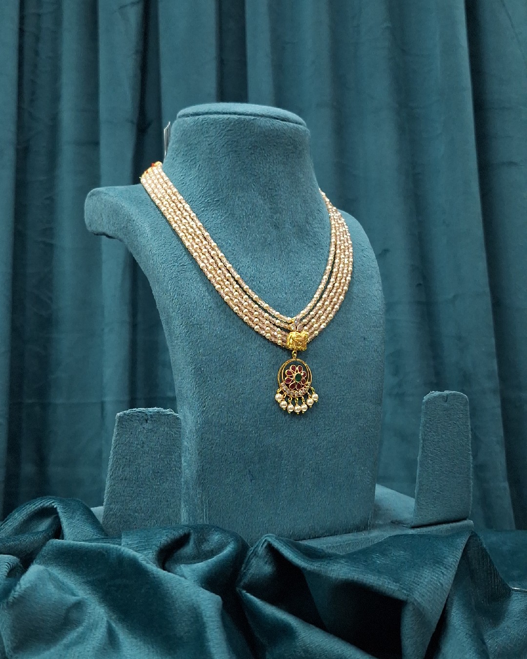 Royal Pearl Blossom Pendant Necklace
