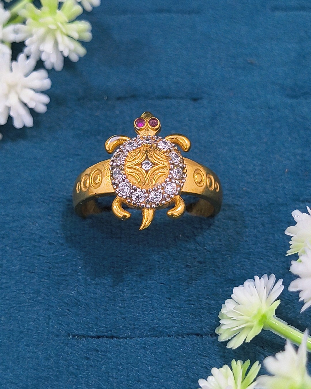 Sparkling Turtle Ring