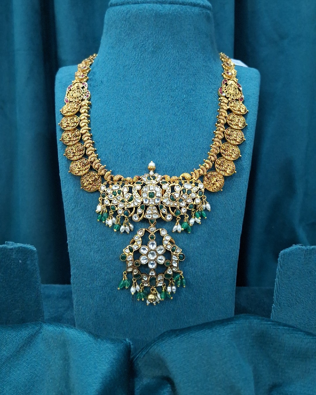 Lakshmi Kundan Kasu Necklace Set