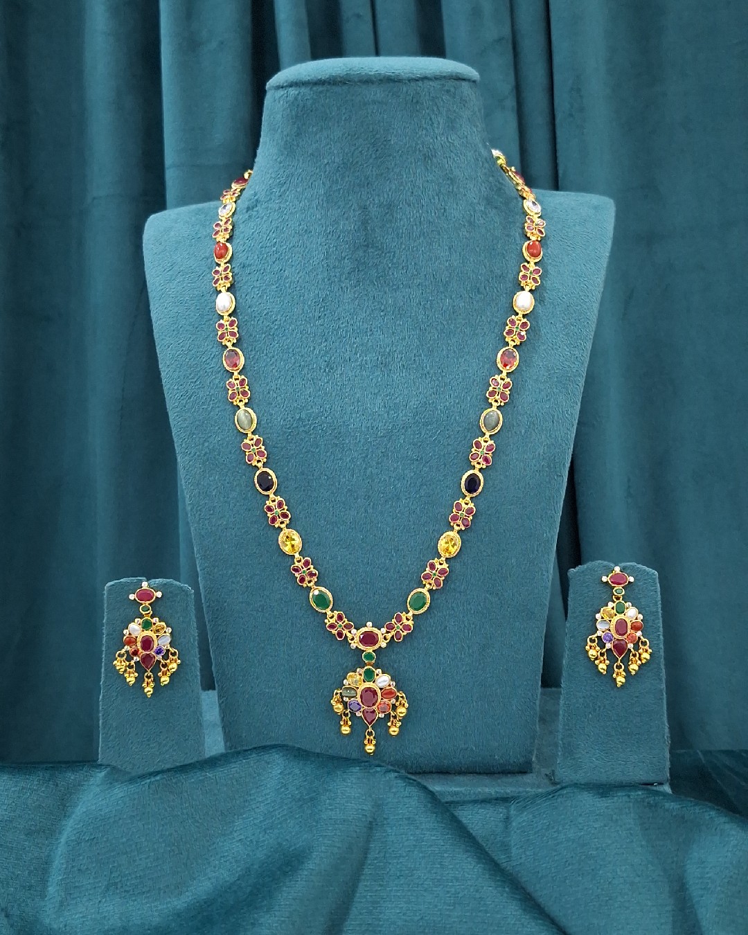 Navaratna Floral Necklace Set