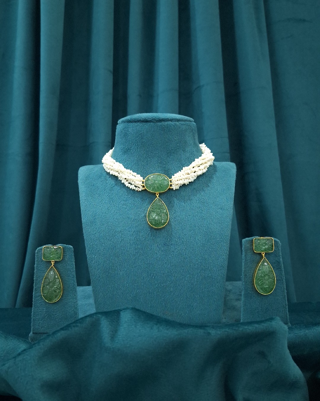 Carved Jade Pearl Choker