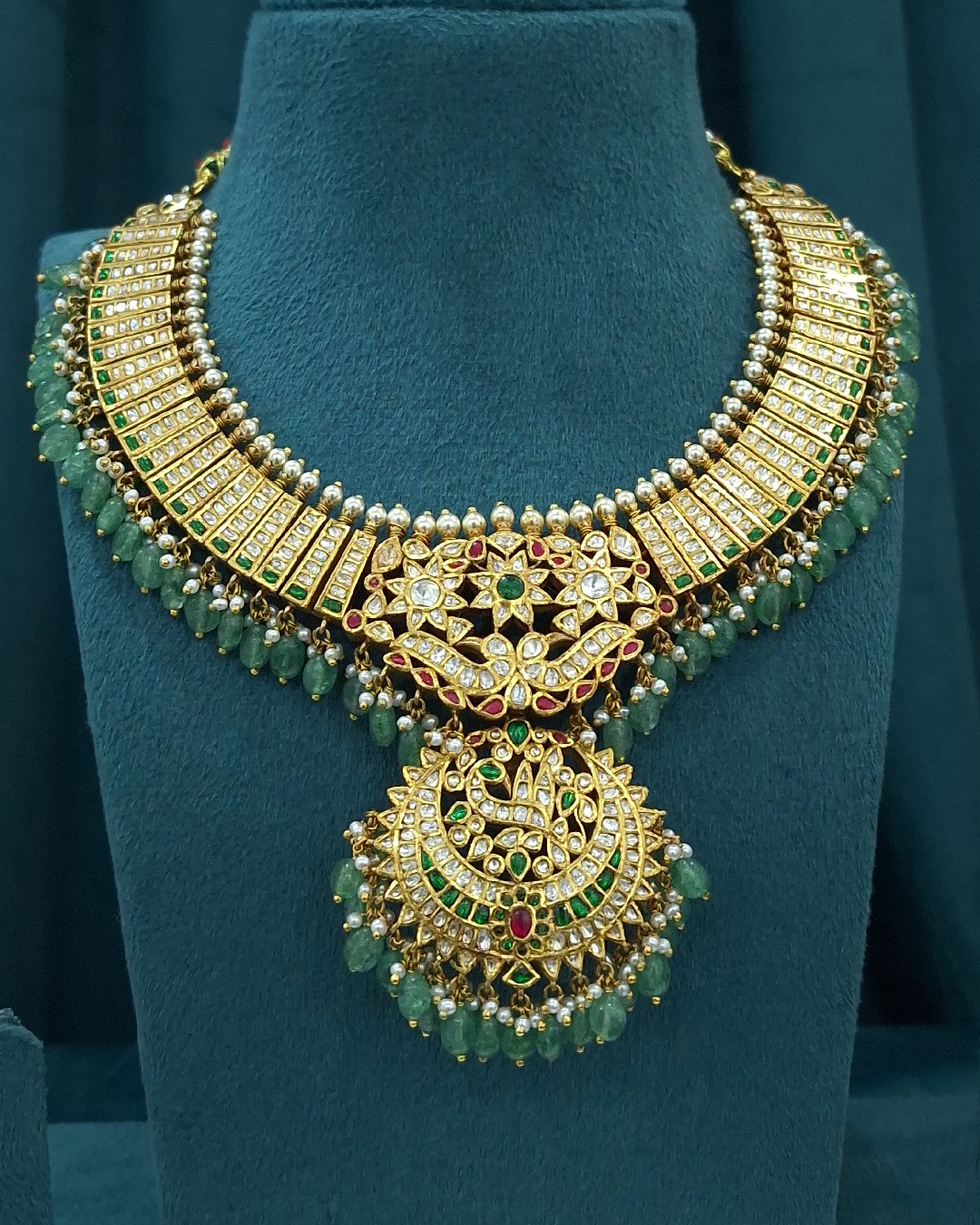 Jadau White Stone Necklace