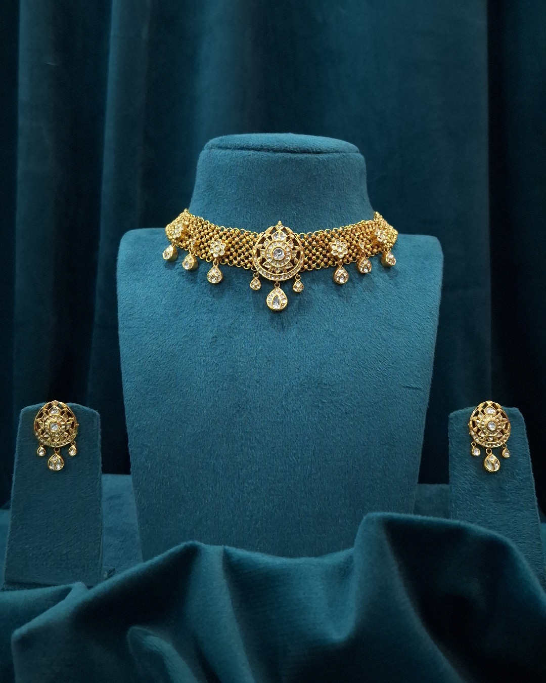 Chand White Kundan Choker Cum Vaddanam