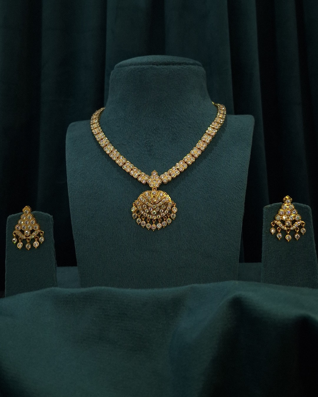 Addigai Necklace Set