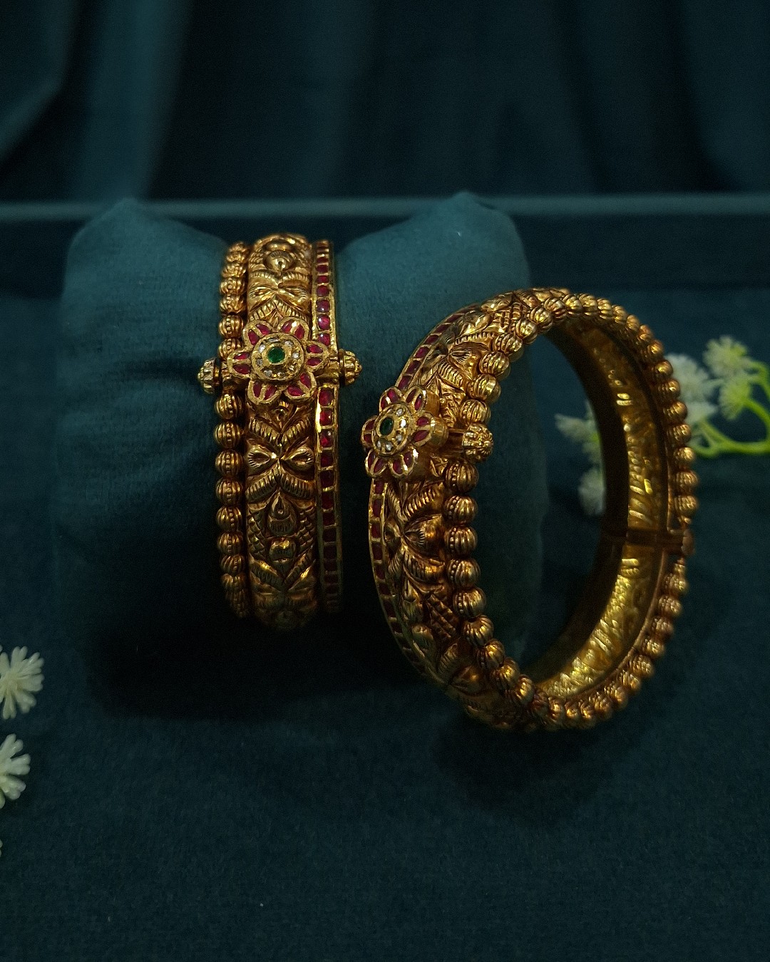 Kundan Floral Nakshi Kada