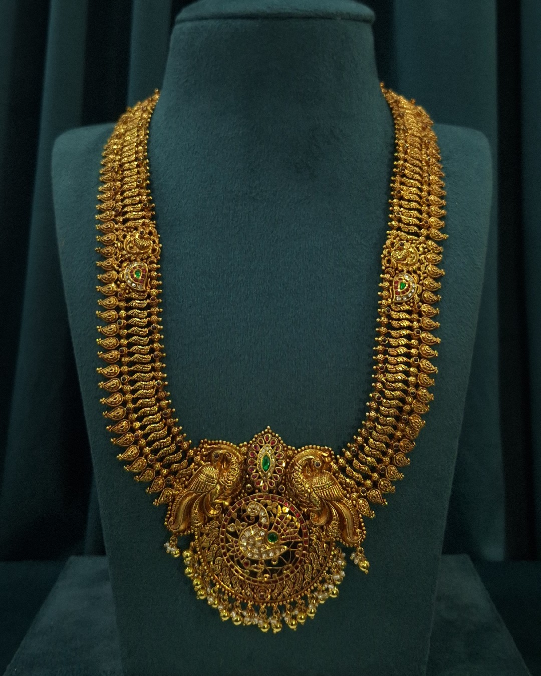 Kundan Mayura Haram