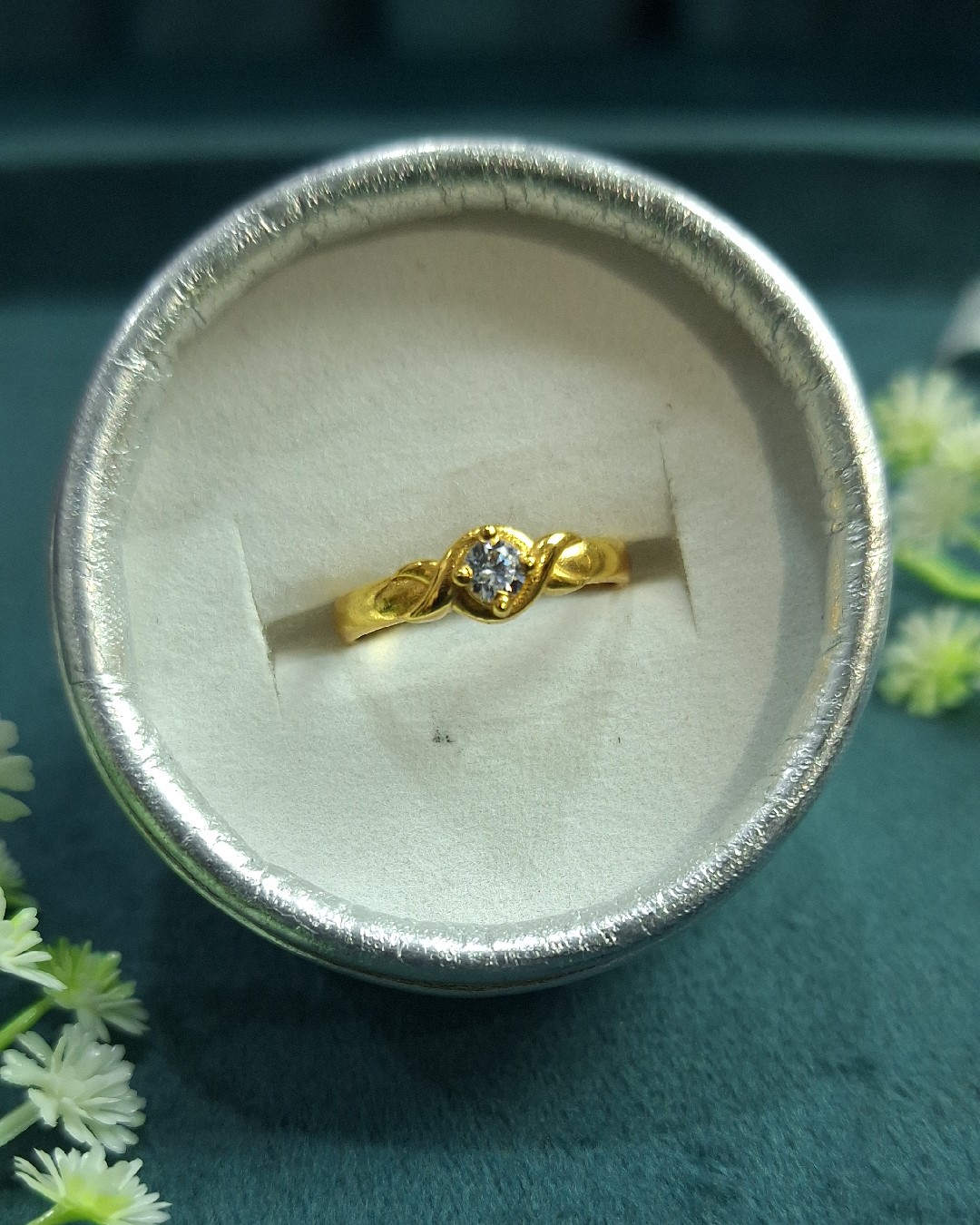 Signity Infinity Twist Ring